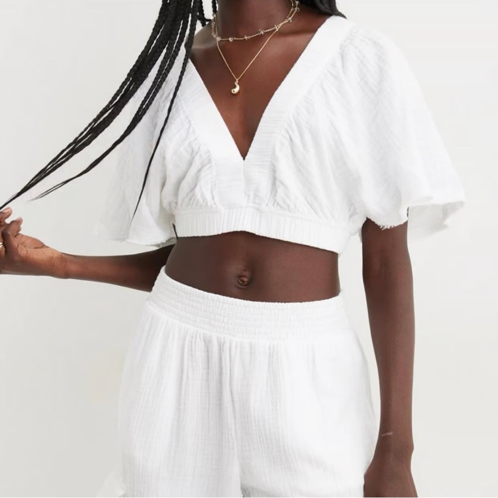 Aerie Cropped V Flutter Sleeve Top